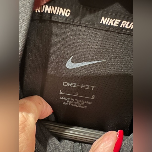 Nike Running black Dri Fit top - Picture 6 of 6